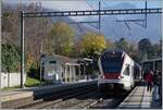 Der SBB RABe 523 029 als S3 nach Vallorbe erreicht Burier.