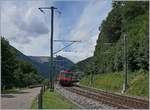 Der RBDe 562 004-2 als RE 18124 von Neuchâtel nach Frasne bestehend aus folgenden Fahrzeugen (Spitze -> Schluss): RBDe 562 004-2, AB 50 85 30-603-1, B 50 85 20-35 600-9, B 50 85 20-35 602-5 und
