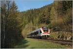 Der SBB RABe 522 207 ist als RE 18122 bei Boveresse auf dem Weg von Neuchâtel nach Frasne.