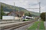 Der TransN RABe 523 075 (von der SBB gemietet) wartet in Les Geneveys sur Coffrane auf seinen Gegenzug.