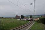 Der TPF RBDe 567 181 Pendelzug ist als RE 4020 ist kurz vor Vaulruz von Fribourg nach Bulle unterwegs.