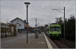 Büren an der Aare heute: ein Stumpengleis genügt, der  Bahnhof  hat keine Weichen, kein Personal mehr, aber ein sehr breites Perron und zwei Prellböcke...
