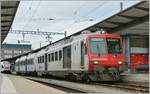 Der ex MThB RABD 566 632-6 als SBB RBDe 561 171-0 (Landkreis Konstanz) mit Bt wartet in Olten als  Läufelfingerli  auf die Abfahrt nach Sissach.