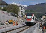 Der SBB TILO RABe 524 011 noch in der alten Farbgebung fährt zwischen Locarno und Tenero durch die zukünftige Station Minusio (in Funktion ab dem 10.12.2023).

26. April 2023