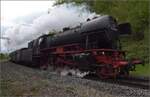 Rundfahrt vom Bodensee durchs Emmental mit 23 058 und Ae 4/7 11022.

Spektakuläre Durchfahrt von 23 058 in Baden Oberstadt. April 2023.