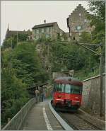 Ein RABe 510 (Mirage) beim Halt in Schloss Neuhausen am Reihnfall.
28. Okt. 2008