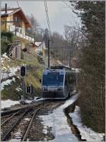 Der CEV Be 2/4 71 mit Bt  Train des Etoiles  erreicht die Station Les Chevallyres.