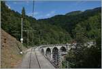 Ein Blick auf den Sanierung bedürftigen Baye de Clarens Viadukt.