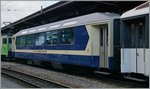 Als Nachtrag zur Fotoserie  40 Jahre Panoramawagen  zeigt dieses Bild gleich hinter der Lok ein farblichen in den Urspungzustand versetzter MOB Panoramwagen im GoldenPass Panoramic 2112 kurz vor der
