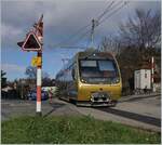Ein MOB Be 4/4 (Serie 5000) als  Panoramic-Express  von Zweisimmen nach Montreux bei Planchamp.