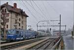 SPURWECHSEL - Seit der Inbetriebnahme der GoldenPass Züge von Montreux nach Interlaken mit Hilfe der Umspuranlage in Zweisimmen bei der BLS und der MOB ein vertrauter Begriff. 
Im Bild ist die MOB Ge 4/4 8001 mit ihrem GPX von Interlaken Ost nach Montreux unterwegs und fährt (fahrplanmässig) ohne Halt durch den Bahnhof von Chernex. 

20. Feb. 2026