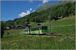 Mit dem Bt 432 an der Spitze und dem schiebenden BDe 4/4 402 erreicht der ASD Regionalzug 440 in wenigen Minuten sein Ziel Les Diablerets.