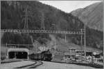 Auch in Oberwald bleibt die Zeit nicht sehen: Dampfzug mit der HG 3/4 N° 3 der Blonay-Chamby Bahn vor der Zufahrt zum Furkatunnel.