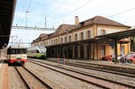 Die kurze Strecke Le Locle - Les Brenets hat Charme; hier beginnt sie in Le Locle, mit Triebwagen 5.