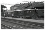 Im Anschluss an Armins Bild vom BOB-Wagen 209 auf der Brohltalbahn hier noch zwei ganz alte Aufnahmen aus dem Jahre 1963 dieses Wagens im Bahnhof Luzern. Die durchgehenden Wagen Luzern - Grindelwald / Lauterbrunnen waren SBB-Mitteleinstiegswagen; BOB-Personenwagen gelangten normalerweise nicht auf die Brünig-Bahn. Ob die 209 mit einer Reisegruppe hierher kam weiss ich leider nicht. Brünigbahn Triebwagen 915 hat sich vor den Zug gesetzt.   