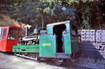 Die Originallokomotiven von 1891/92 der Brienz Rothorn Bahn: Lok 4 kury vor der Ausrangierung (1996) in Brienz. Diese Lok wurde nie umgebaut und wurde - so viel ich weiss - bis and Ende mit Briketts gefeuert (die man im Hintergrund sieht). Im Originalzustand wurde sie dann eine Zeitlang in Brienz als Blickfang aufgestellt. 9. August 1990 