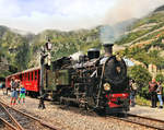Dampfbahn Furka Bergstrecke: Die imposante HG 4/4 704 in Gletsch.
