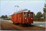 Der WSB Gütertriebwagen De 4/4 N° 42 bei einen kurzen Halt in Suhr Ausweiche am 4.