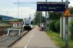 Aus Winterthur kommend f�hrt der RABe 526 720 am 26.07.2015 in Waldshut ein.
