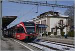 An den von Moutier in Sonceboz-Sombeval eingetroffene SBB RABe 526 263 hat der den RABe 526 280 von La Chaux de Fonds angekuppelt, gemeinsam werden die zwei Züge nach Biel/Bienne weiterfahren.