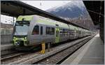 Die  Lötschbergerin  RABe 535 113 und der  Lötschberger  RABe 531 117 warten in Brig auf die Abfahrt Richtung Bern.