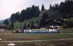 Im Mai 1981 ist ein unbekannter ABDe 8/8 der MOB zwischen Saanenm�ser und Sch�nried unterwegs