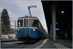 Der MOB ABDe 8/8 4001 SUISSE, unterwegs als Regionalzug 2210 von Montreux nach Zweisimmen hat in Gstaad ein paar Minuten Aufenthalt, Grund genug, auszusteigen und ein paar Bilder zu machen.