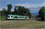 Der LEB RBe 4/8 41 hat die Station Jouxtens-Mézery verlassen und fährt nun durch die bereits ländliche Landschaft des Gros-de-Vaud, im Hintergrund ist die Agglomeratin von Lausanne zu sehnen. 

22. Juni 2020