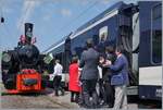 50 Jahre Blonay - Chamby Museumsbahn: Allgemeiner Applaus nach der gelungen Enthüllung.